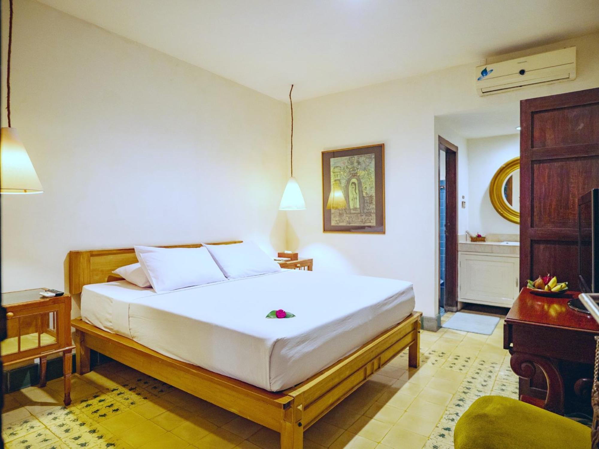 Hotel Tugu Blitar Экстерьер фото