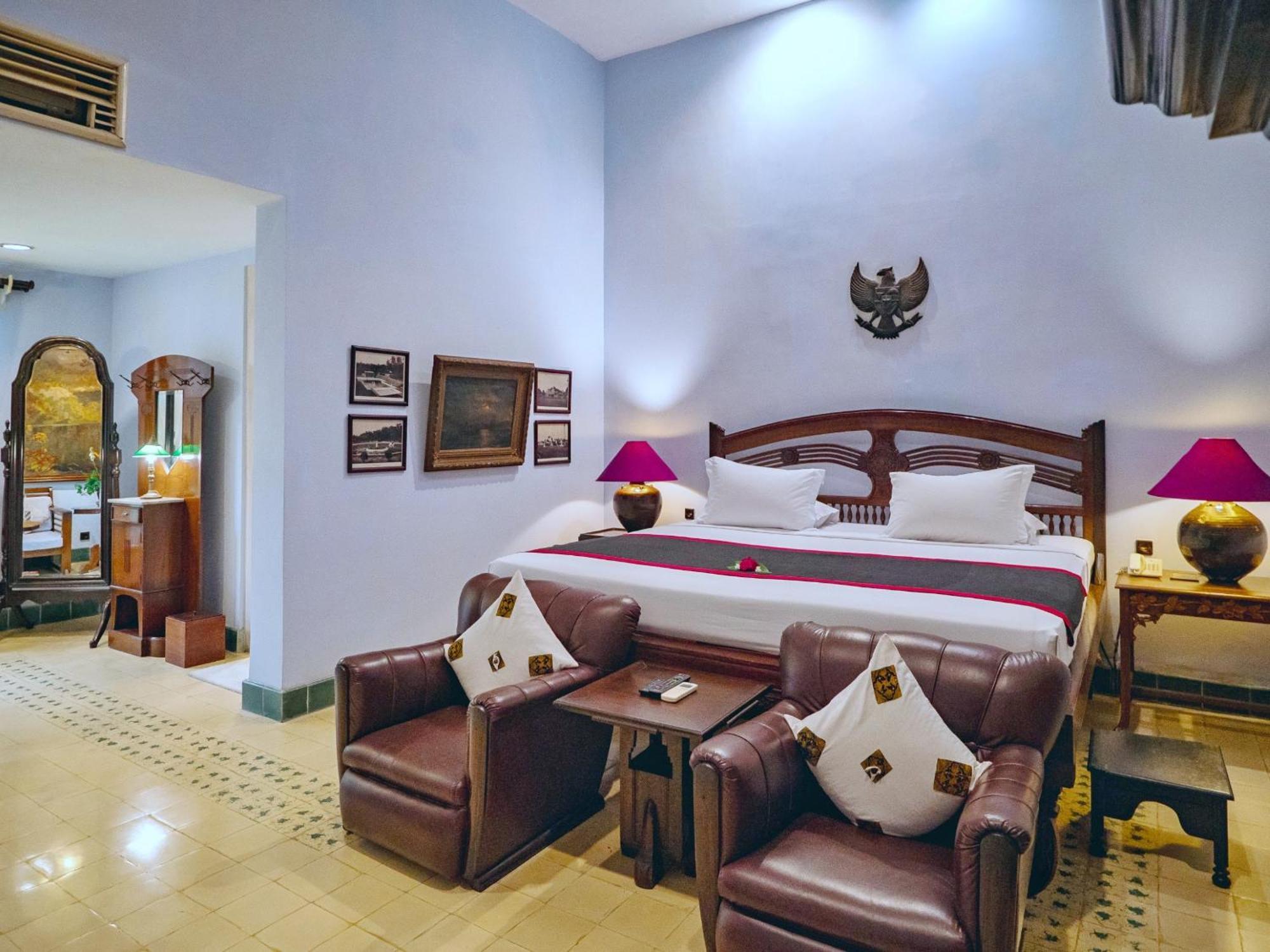 Hotel Tugu Blitar Экстерьер фото