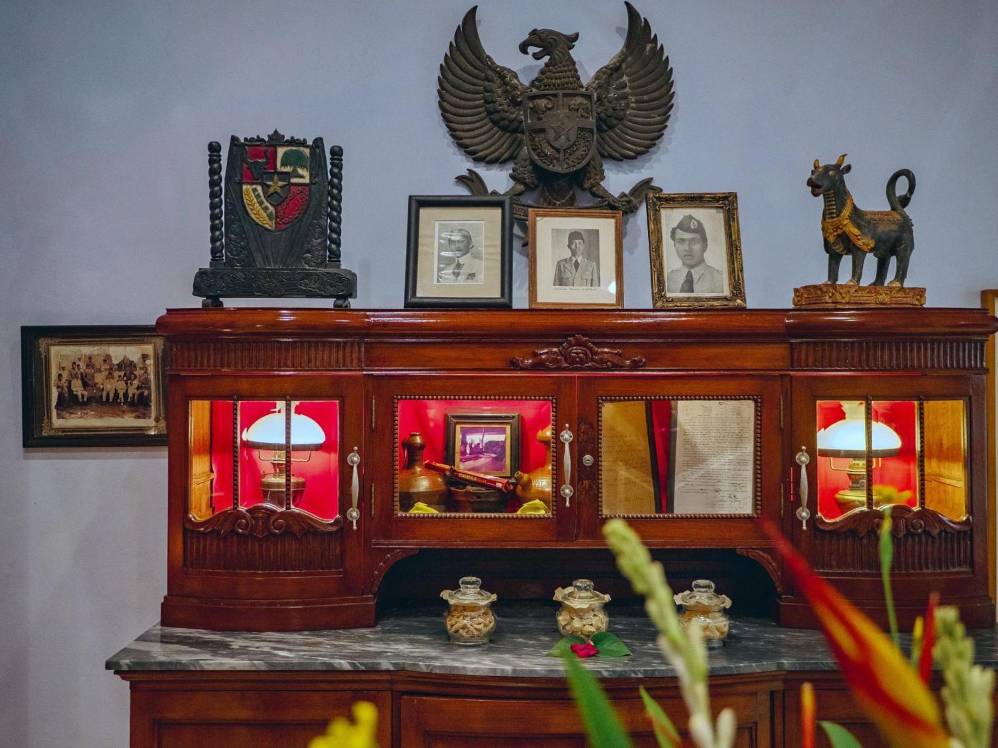 Hotel Tugu Blitar Экстерьер фото
