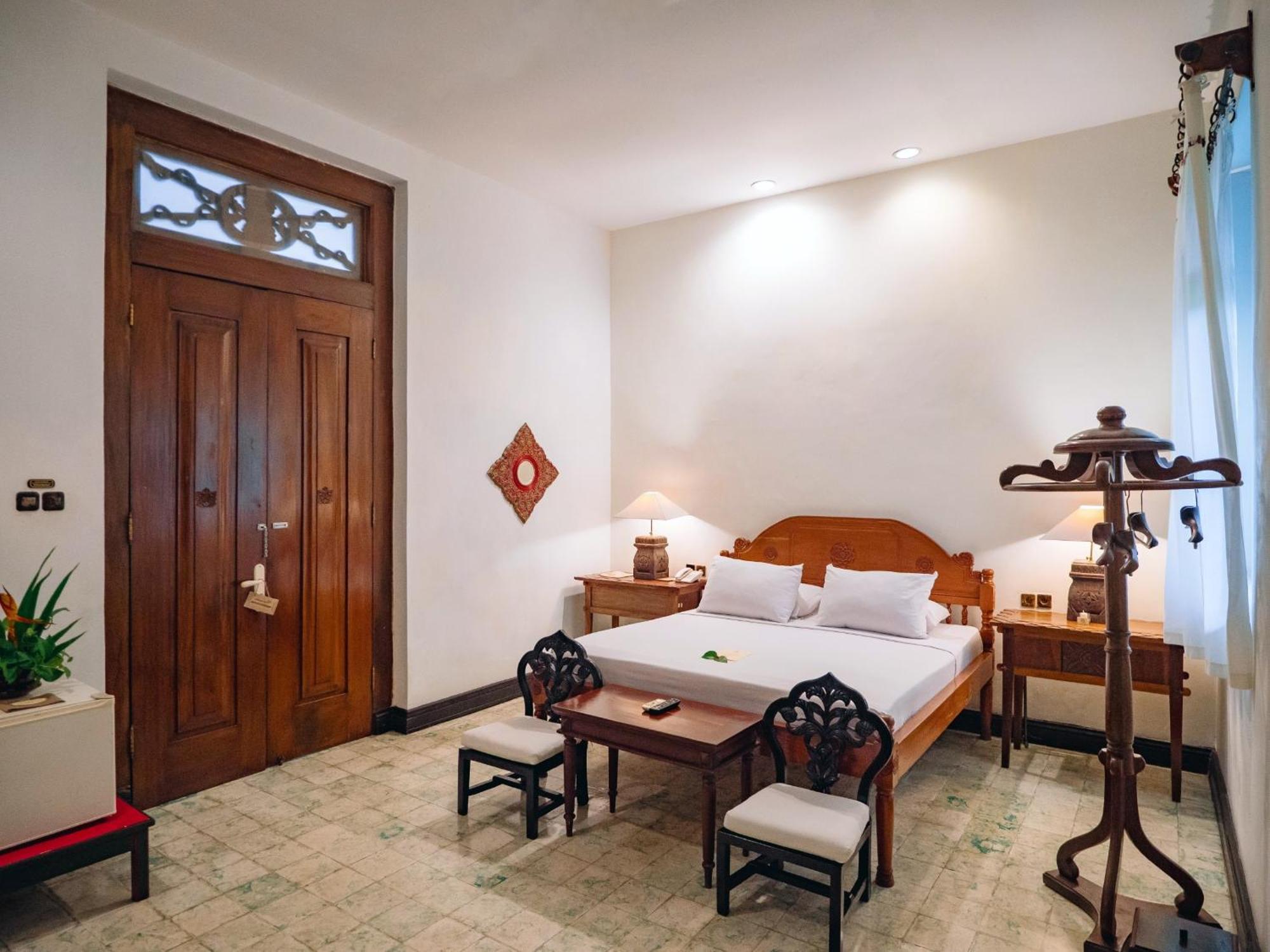 Hotel Tugu Blitar Экстерьер фото