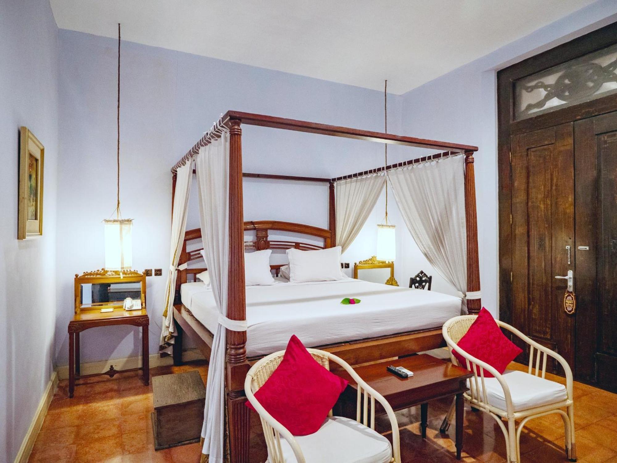 Hotel Tugu Blitar Экстерьер фото