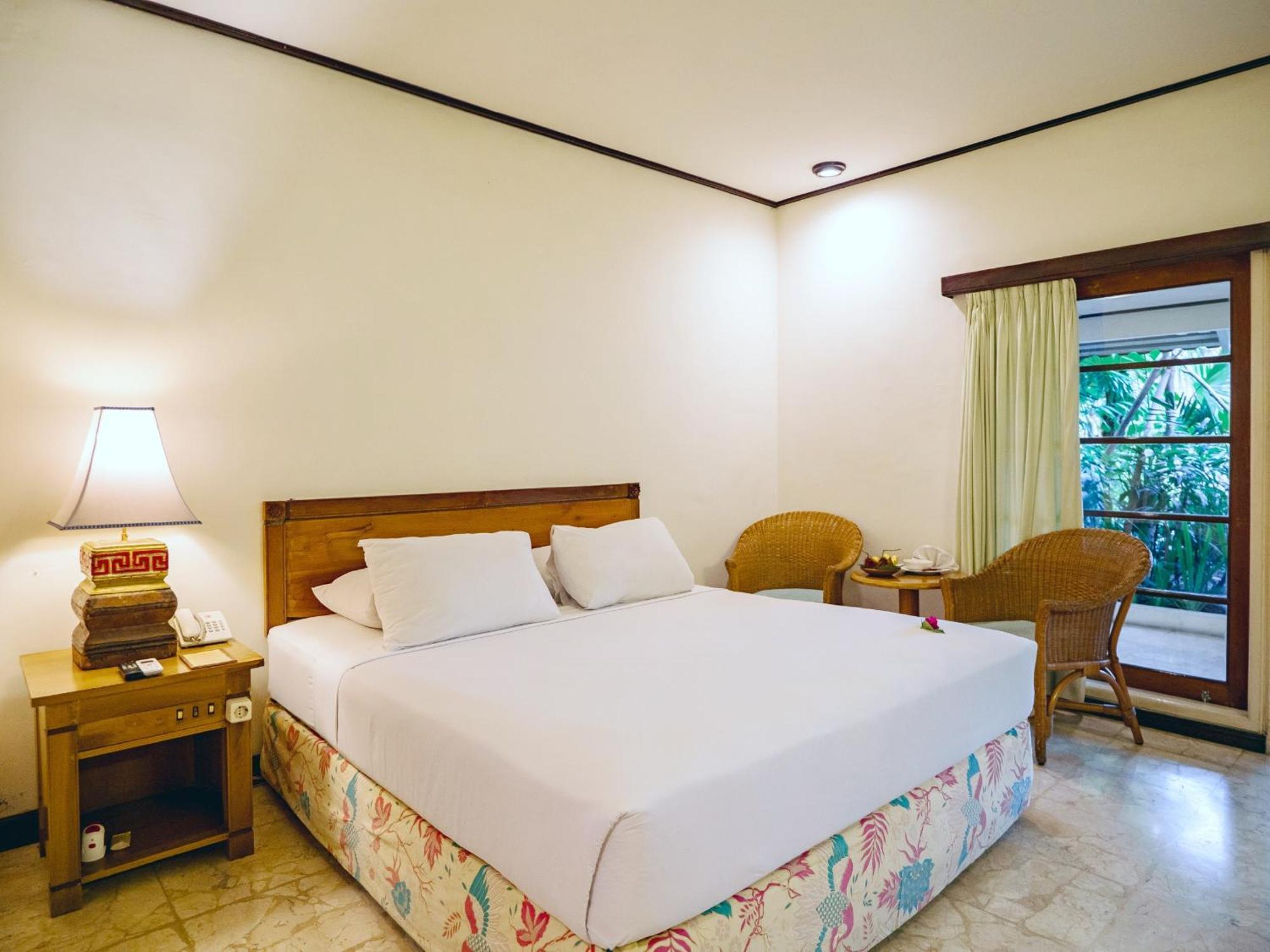 Hotel Tugu Blitar Экстерьер фото