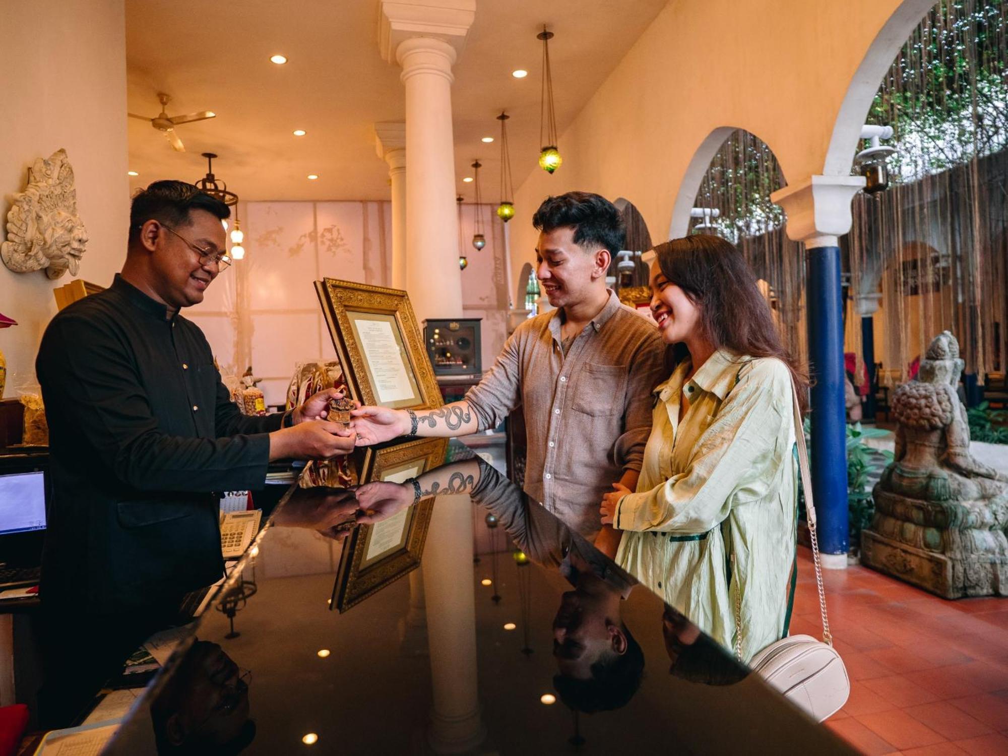 Hotel Tugu Blitar Экстерьер фото