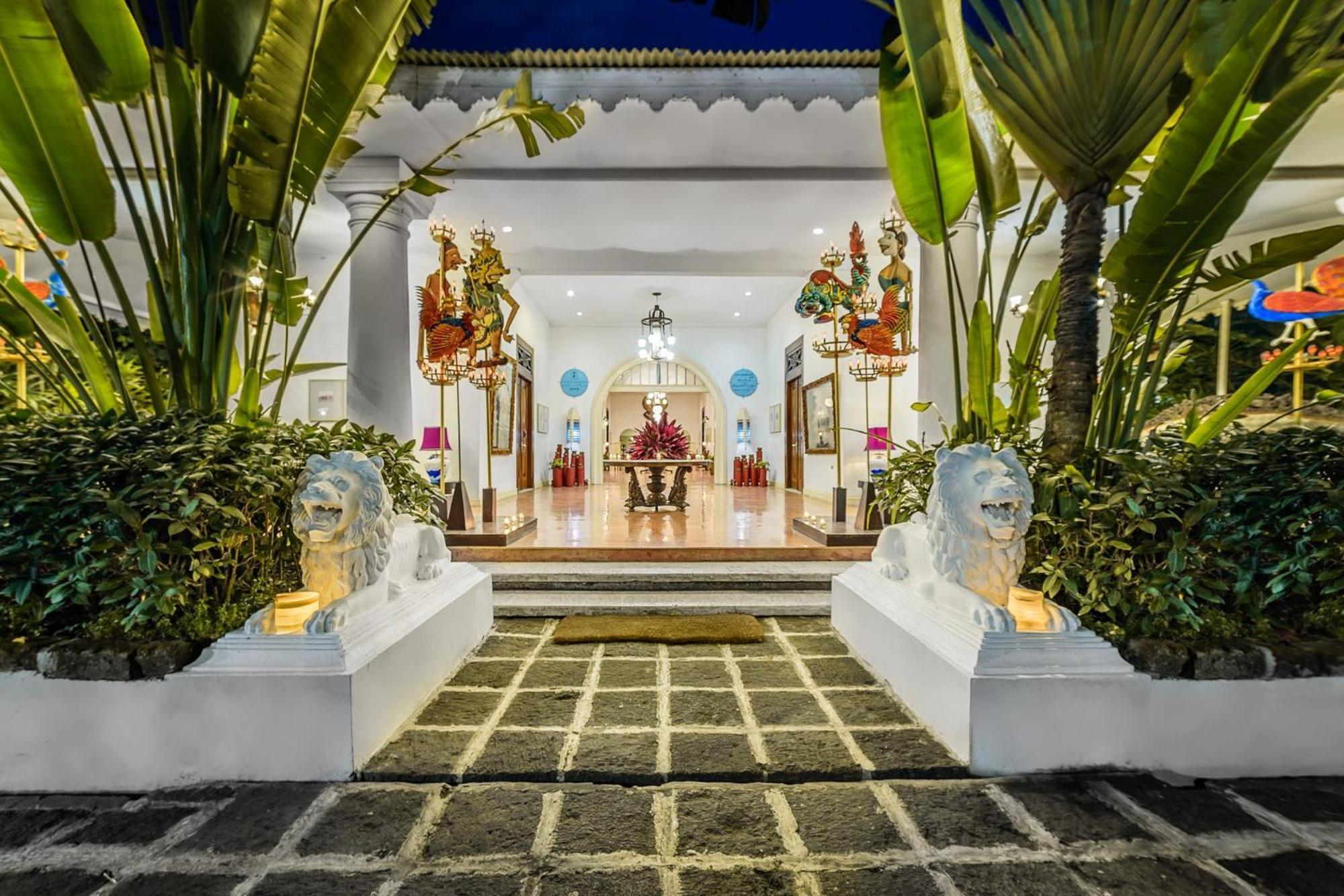Hotel Tugu Blitar Экстерьер фото