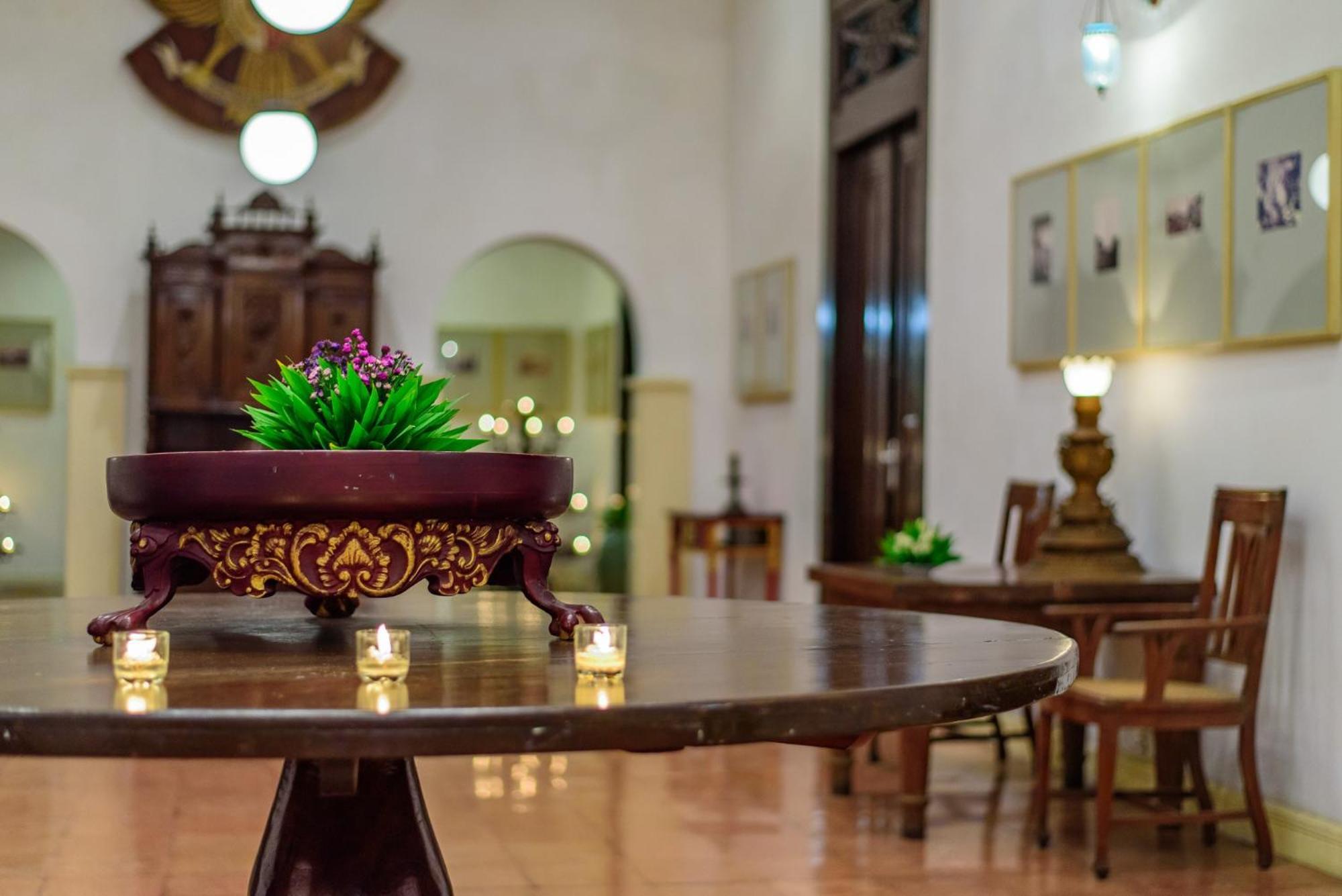 Hotel Tugu Blitar Экстерьер фото